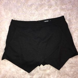 Black skort •UK Size 14•
